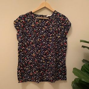 Loft NWT Heart Pattern Petal Sleeve Top with small Peplum